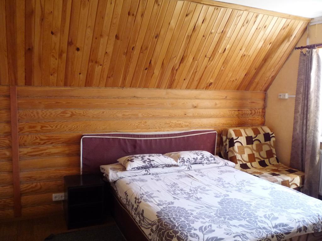 Hotel Restaurant Complex Boyarskiy Dvor Boyarka Exterior foto